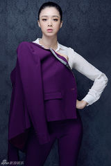 组图：蒋欣最新写真曝光 气质干练职场范足