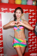 组图：一大波比基尼袭来！鸡排妹大战同场女星