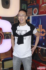 组图：吴绮莉拒回应房祖名吸毒 郑丹瑞望返电台