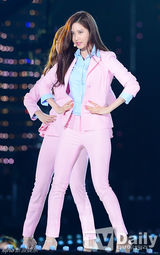 组图：众星助阵梦想演唱会 嗨唱夏日不眠夜