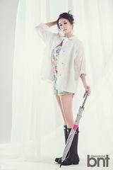 组图：T-ara智妍写真 紧身牛仔秀性感身材