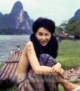 组图：张曼玉16年前半裸拍写真尺度大