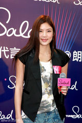 幻灯图：乐基儿代言旧照曝光 外貌清纯动人依旧