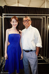 组图：蒋梦婕演绎复古名媛 抹胸裙尽显白皙肌肤