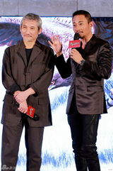 组图：张涵予称杨子荣附体 打飞机腰伤没复发