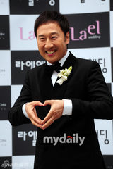 组图：韩国歌手刘烈15日下午举行婚礼