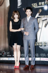 高清组图：朱智勋等亮相《五根手指》发布会