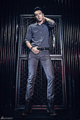 组图：王阳明时尚写真 大片难掩型男魅力