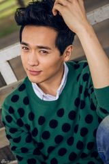 组图：高云翔演绎阳光学院风 嘟嘴眯眼卖萌