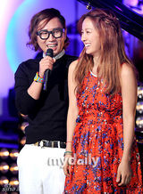 组图：李孝利郑才衡出席音乐节目《U&I》发布会