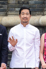 组图：冯小刚电影公社开街 众明星到场助阵