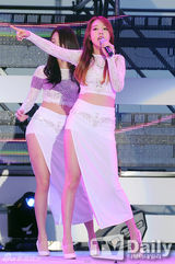 组图：刘在石率《无限挑战》参加赛车比赛