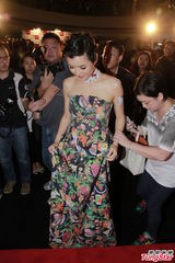 组图：梁咏琪陈茵媺同当孕妇 齐怀3个半月宝宝