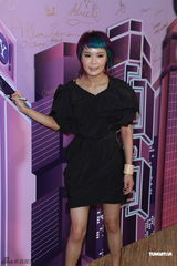 容祖儿大胆想拍内衣广告 Twins写真拼嫩模(图)