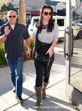 幻灯组图：布兰妮瘦身有成效 兴奋逛家具店