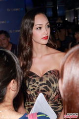 组图：嫩模Jessica否认恋安志杰 与男友哂甜蜜