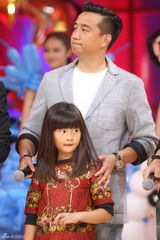 组图：爸爸之夜玩转益智游戏 黄磊陆毅刮亲情风