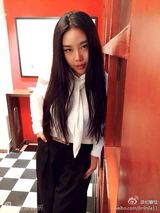 组图：超女纪敏佳被疑整容 自拍变锥子脸女神