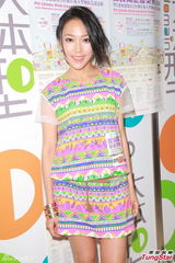 组图：港姐性感现身 冠军邵珮诗坦承背景雄厚