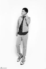 组图：冯铭潮动感大片曝光 律政新人萌范儿十足