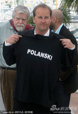 幻灯图集：《人与神》记者会 导演主演断背吻