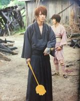 组图：《浪客剑心》佐藤健“拿什么都帅”系列