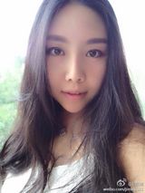 组图：超女纪敏佳被疑整容 自拍变锥子脸女神