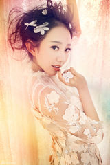 组图：孙耀琦甜美写真色调梦幻 展迷人曲线