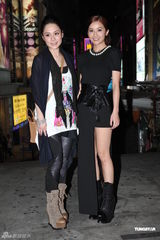 组图：陈伟霆阿Sa(蔡卓妍)情侣生日会 英皇老板携夫人出席