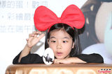 组图：乔乔cospaly化身小魔女 萌样超卡哇伊