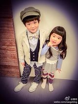 组图：曹格晒酷儿萌女 大儿子热辣出镜父赞性感