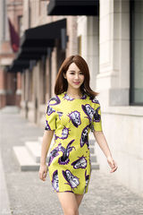 组图：杨紫【演员】轻熟女时尚街拍 清新气质灵动脱俗