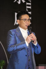 组图：苏永康当公司摇钱树 结婚遥遥无期