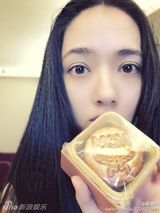 组图：众星庆中秋！李小璐和女儿粉嫩杨幂高冷