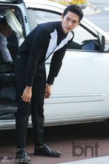 组图：韩星2AM任瑟雍高素荣等出席活动