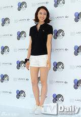 组图：韩星权相佑金敏贞等为时尚品牌站台