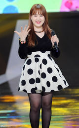 组图：EXO-K霸气献唱 跪地热舞魅力难挡