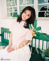 组图：刘涛清凉写真登封面 温柔恬静似天使