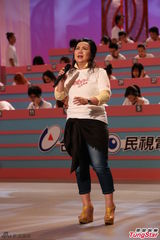 组图：吴奇隆萧亚轩等众星参加赈灾晚会