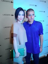 组图：韩丹彤纽约时装周看秀 套装温婉性感