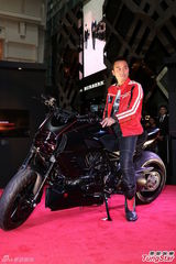 组图：张孝全新片将崭露 被叫肌肉男星害羞