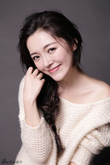 组图：冯文砚写真大片初秋展女人味