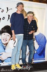 组图：《是爱情》赵寅成戴李光洙面具搞笑登场