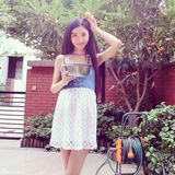 组图：美女硕士毕业抱儿子怀女儿被赞人生赢家