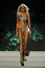 组图：美国小姐初赛举行 众佳丽混战露肉比性感