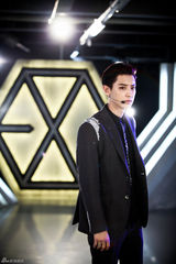 组图：EXO-K霸气献唱 跪地热舞魅力难挡