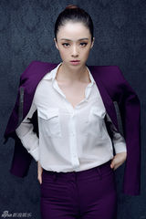 组图：蒋欣最新写真曝光 气质干练职场范足