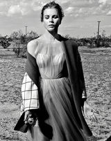 组图：影后贝辛格风格大片 年过60体态仍完美