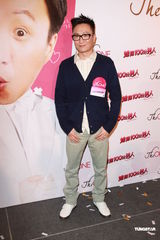 组图：郑中基为女儿变顾家 梁咏琪拍戏考虑老公感受