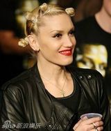 策划：哪吒头成新流行 麦莉凯蒂佩里撞发型